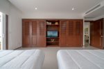 Master suite with 2 full beds and HDTV